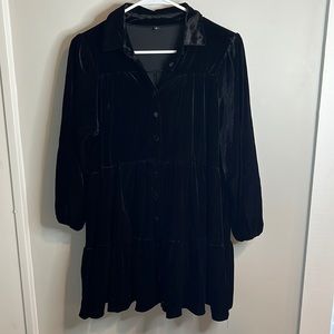 Black polyester dress